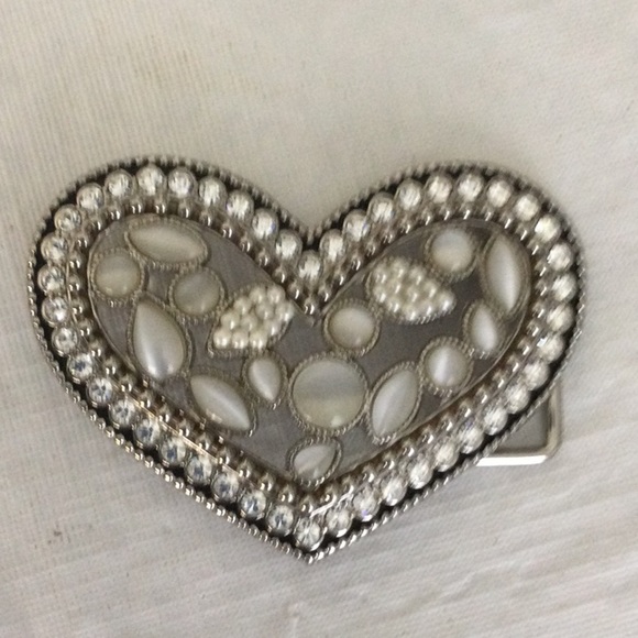 Chic Silver Heart Brooch with Gem Accents - Picture 1 of 4